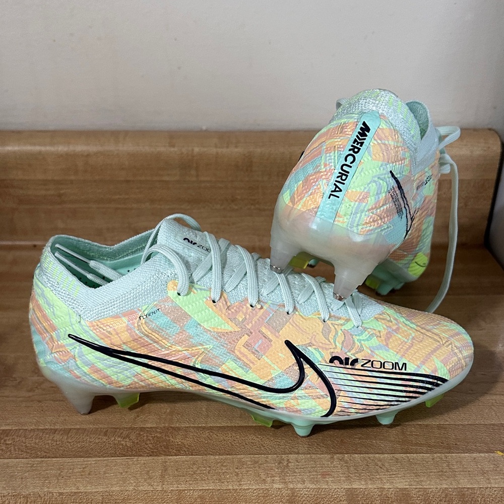 Nike soft ground Soccer Cleats